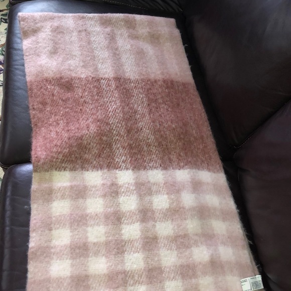 Pink blanket scarf! - Picture 2 of 3